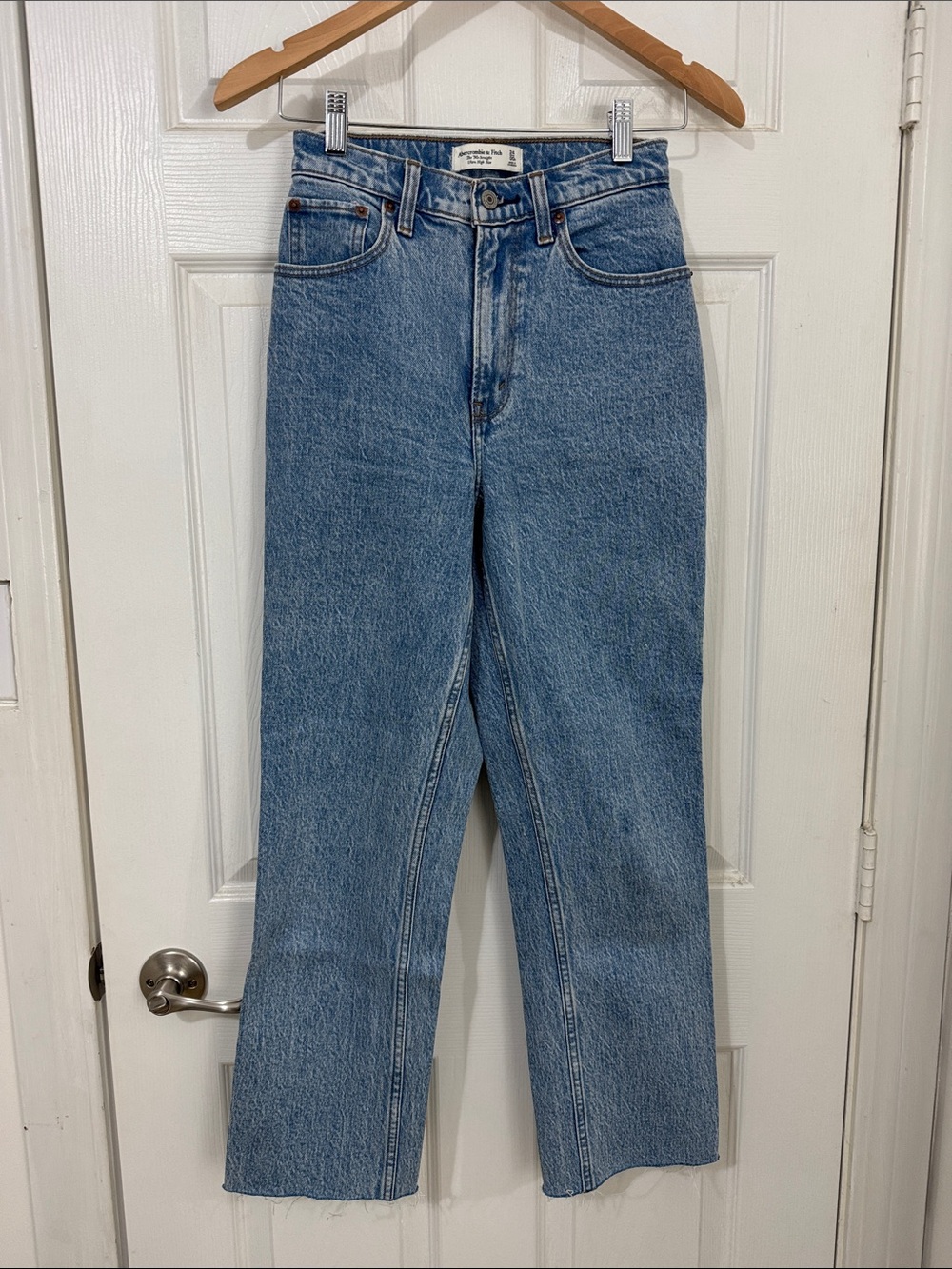 Abercrombie 90’s Straight High Rise Jeans